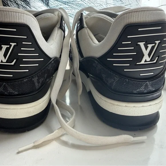 Louis Vuitton Monogram Black and White Sneakers - Picture 16 of 16